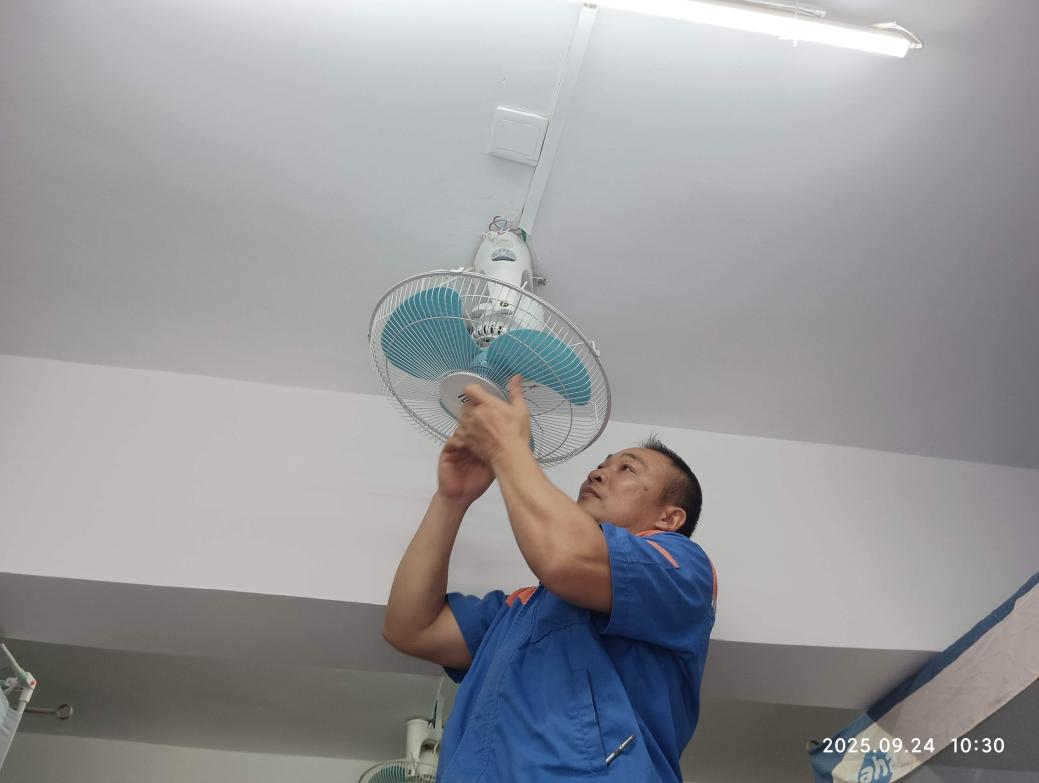 dbf890de9a4424285c11c1364070f5bc