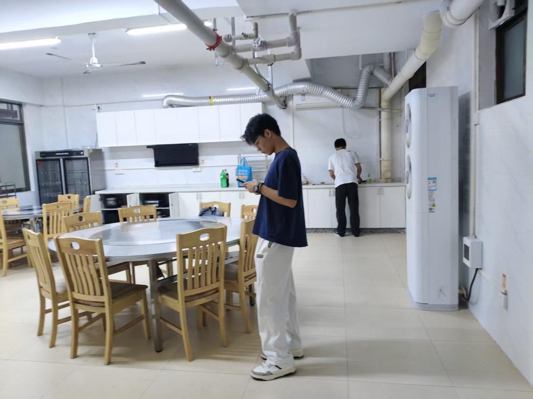 a4ce286c1fd6e74bee4e425da3981250