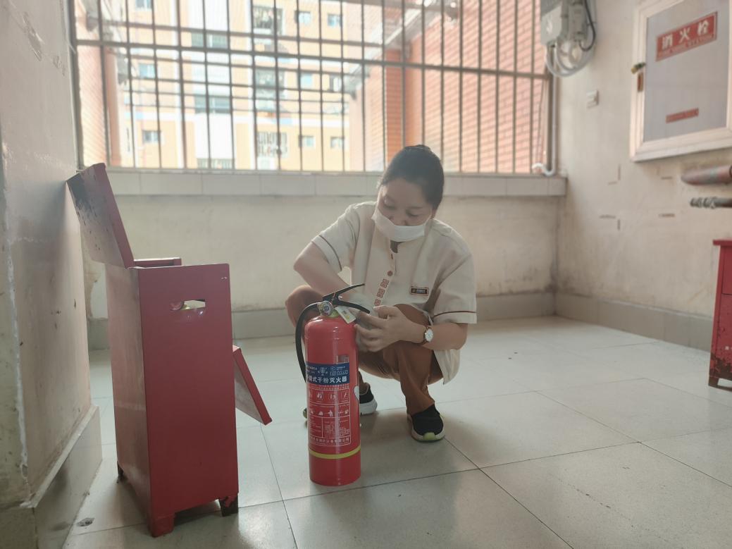 5b0fc25f6d319f8f71ec11627989e793