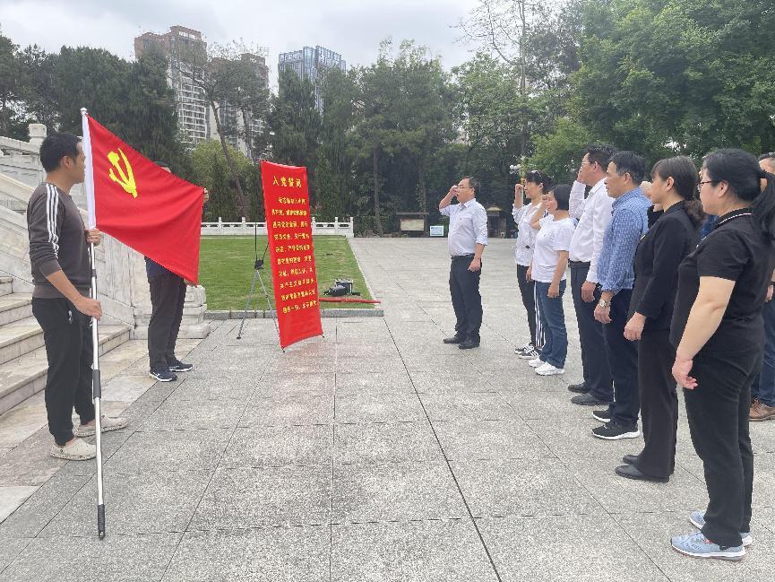 EFCFABEF18A5E514D40B42E7B19C59F8