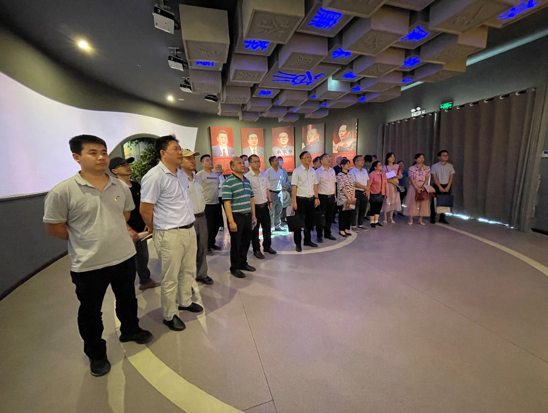 72bd4bc32347e090fa240fbc6504afc