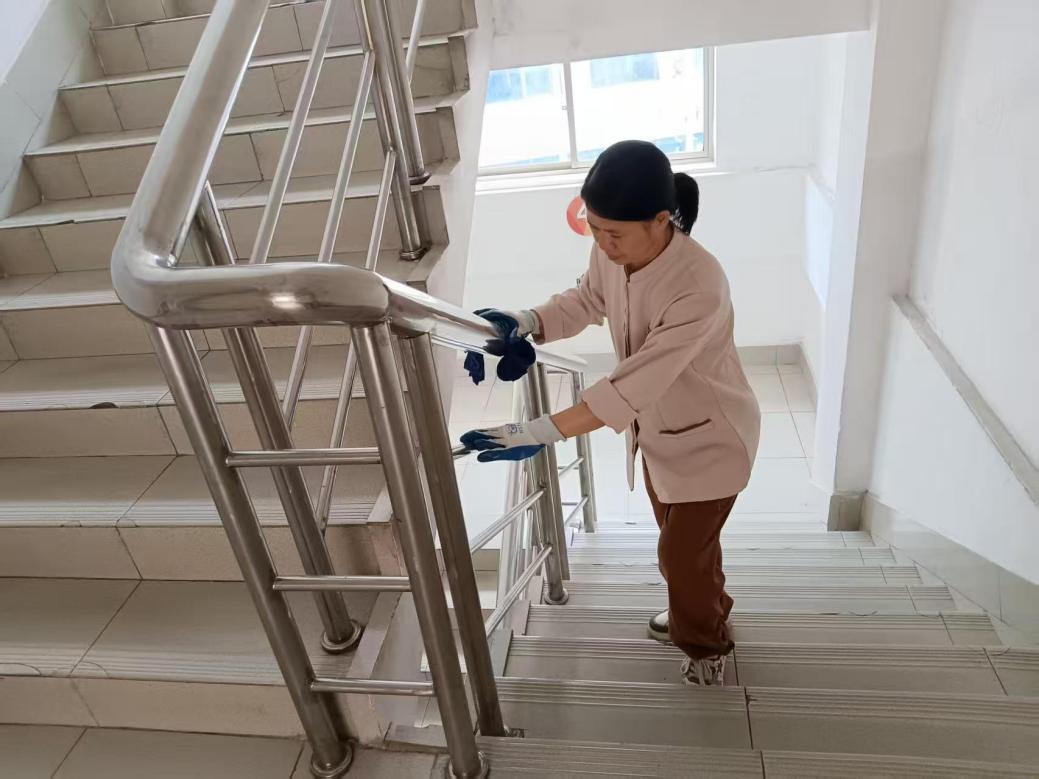 7f3b01f2ec2ce5e8baa472f861c3b076