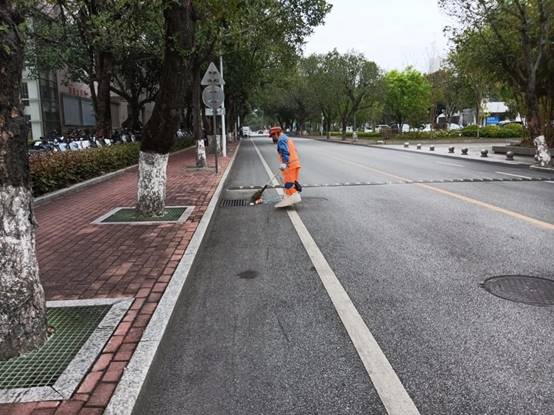 5af80627b47702158f5858e05b6a287