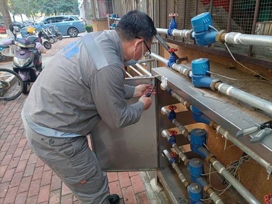 e9764bda085cf23a37bd85ffc40c9bb